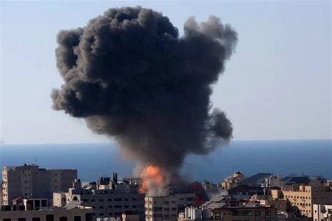 Israeli airstrike destroys Gaza media building