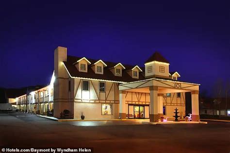 Grandmother, 63, and granddaughter, six, are kicked out of Georgia hotel