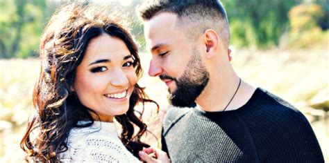 7 Sweet Things Men Do When They Like A Woman Authentically