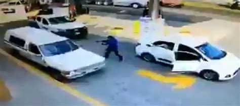 Philadelphia man killed in gas station ambush shooting in broad daylight