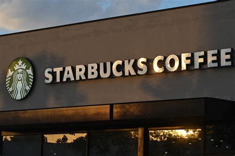 Starbucks Is Adopting a Surprisingly Aggressive Strategy to Discourage Unionization