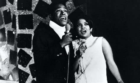 Motown’s Tragic Omen Tammi Terrell Collapses Into Marvin Gaye’s Arms