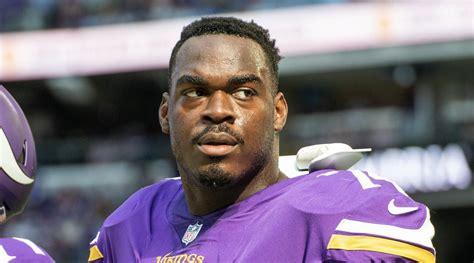 Vikings player arrested in Miami after following woman into bathroom
