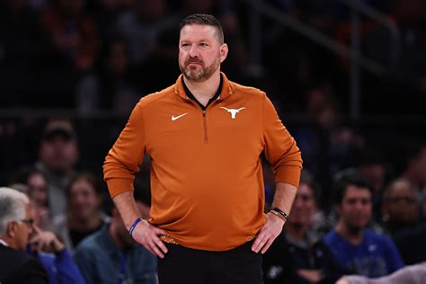 Texas fires Chris Beard amid domestic family violence charge