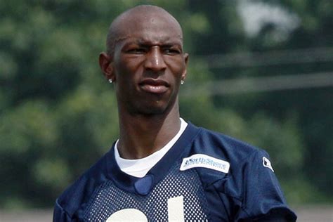 Ex-Bears receiver Sam Hurd released from federal prison