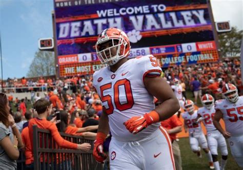 Former Florida offensive lineman Kaleb Boateng dead at 21