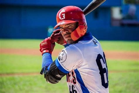 Cuban catcher defects in Miami after World Baseball Classic game at loanDepot Park