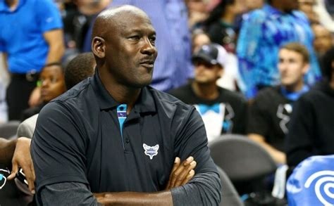 Report Michael Jordan preparing to sell majority stake of Charlotte Hornets